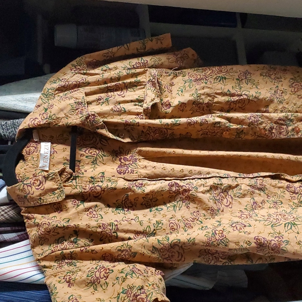 Venezia brown short sleeve button down